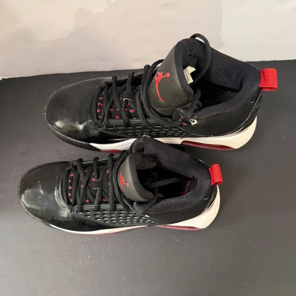 Jordan Max Aura 2 Mens Basketball Shoes Black Red Patent Leather Size 10